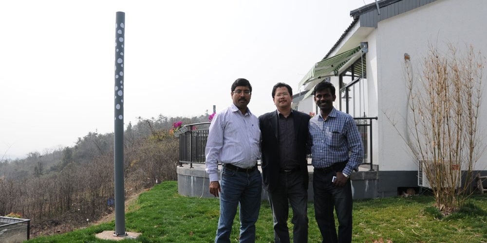 中东客户考察南天无轨悬浮门