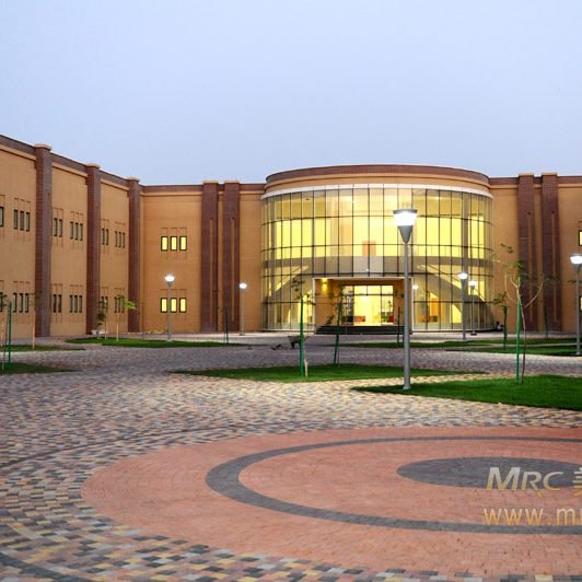 阿浩曼大学铝合金灯杆1