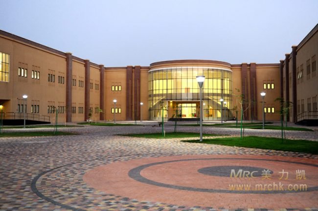 阿浩曼大学铝合金灯杆1