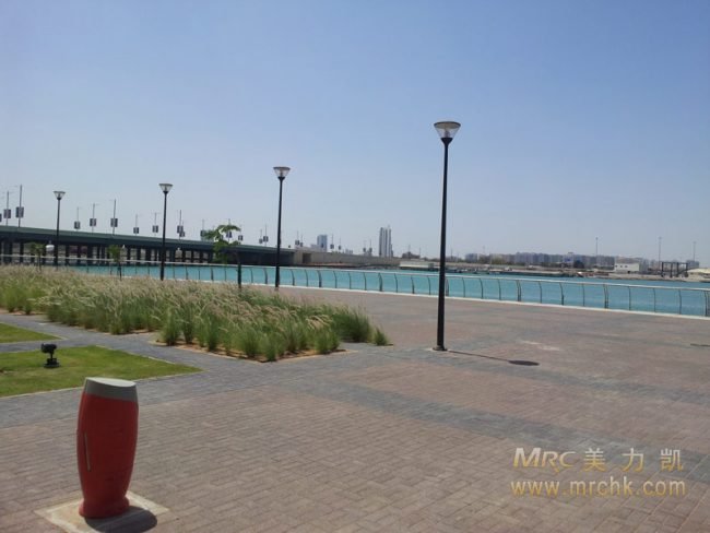 铝合金灯杆亮相阿联酋玛丽娜海滨广场