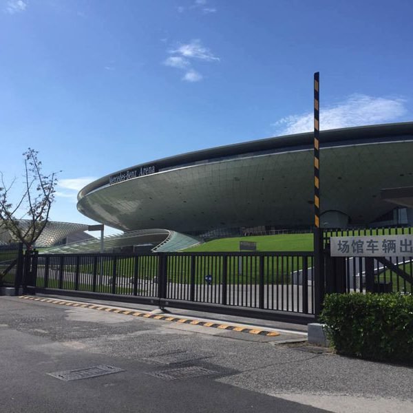 悬浮门-梅赛德斯-奔驰文化中心